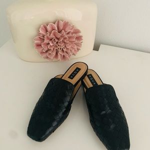 Black Woven Loafers, gorgeous like new!